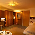 Hotel Krone 4*